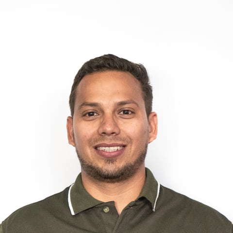 Retrato de un integrante del equipo de Grupo AER